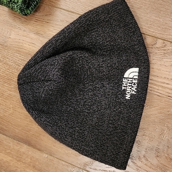 Bundle of 5 Ski Caps Beanies Winter Knit Hats Pom Pom Cozy The North Face Adidas - Picture 4 of 6